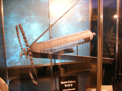 gundam-space-colony-gundam-expo-2008
