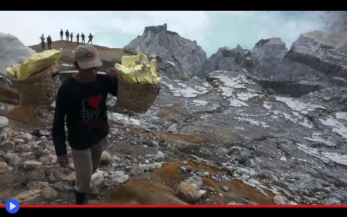 kawah Ijen miners