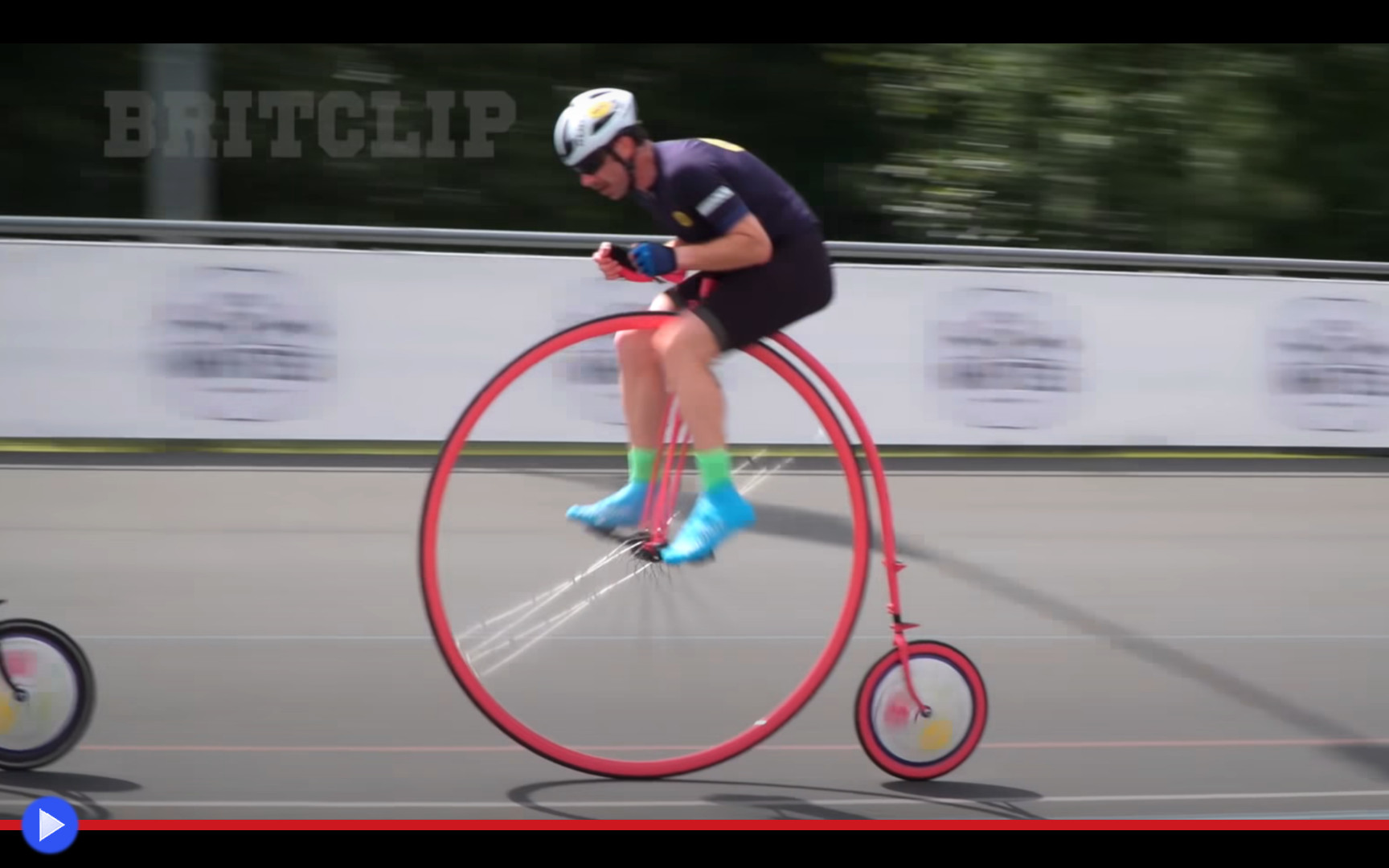 Londra e il culto mai cessato del biciclo dall'enorme ruota – Il blog di  Jacopo Ranieri